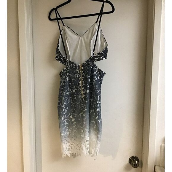 NWOT~Pretty Grey & White Floral Lace Strappy Dress Sz Large - Picture 4 of 5